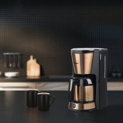 Bestron Cafetière Filtre Avec Verseuse Isotherme 8 Tasses 900 W Coloris Cuivre -Magasin De Machines À Café 700100 3 1 Cafetiere filtre avec verseuse isotherme 8 tasses 900 W coloris cuivre Bestron