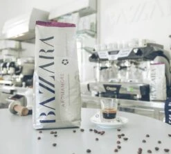 1kg Café En Grain Aromamore Arabica/Robusta - BAZZARA -Magasin De Machines À Café cafeengrainbazzaraaromamorekgillustration1