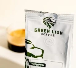 4x250g Café En Grain Bio - Moonlight - GREEN LION COFFEE -Magasin De Machines À Café cafeengraingreenlioncoffeeambiance 2