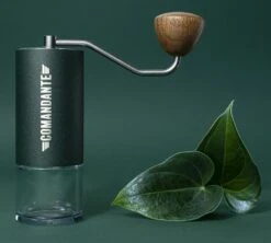 Moulin à Café Manuel COMANDANTE C40 MK4 Nitro Blade Racing Green -Magasin De Machines À Café comandante racinggreen 2