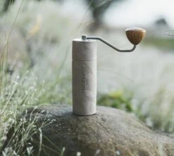 Moulin à Café Manuel COMANDANTE X25 Trailmaster Dune 8 Moulin à Café Manuel COMANDANTE X25 Trailmaster Dune -Magasin De Machines À Café comandante trailmaster 3