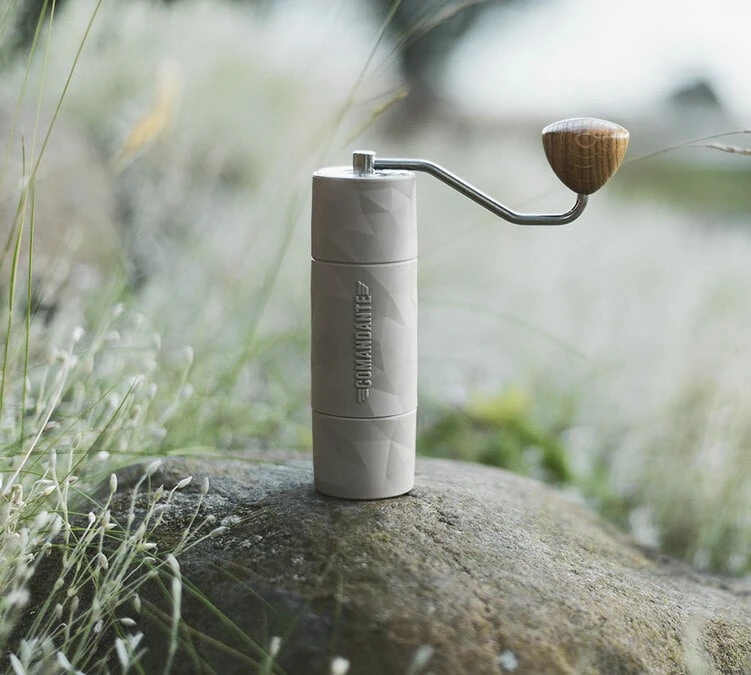 Moulin à Café Manuel COMANDANTE X25 Trailmaster Dune 5 Moulin à Café Manuel COMANDANTE X25 Trailmaster Dune – Image 3