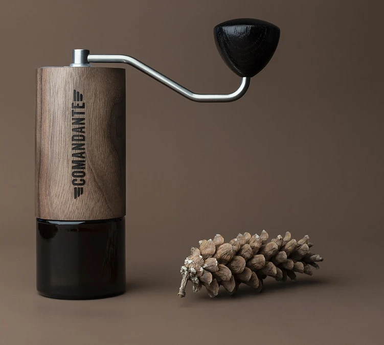 Moulin à Café COMANDANTE C40 MK4 Nitro Blade Virginia Walnut 5 Moulin à Café COMANDANTE C40 MK4 Nitro Blade Virginia Walnut – Image 3