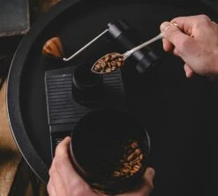 Moulin à Café Manuel D-KANTA MG05 Noir + Café De Spécialité Offert -Magasin De Machines À Café dkanta moulinmanuel 1