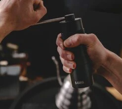 Moulin à Café Manuel D-KANTA MG05 Noir + Café De Spécialité Offert -Magasin De Machines À Café dkanta moulinmanuel 2