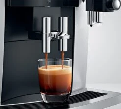 JURA S8 Moonlight Silver Smart Connect Inclus Garantie 3 Ans -Magasin De Machines À Café expresso broyeur s8 moonlight silver extraction ambiance