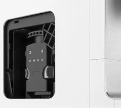 SMEG Blanc BCC01WHMEU -Magasin De Machines À Café expresso broyeur smeg bcc01whmeu profil