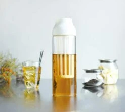 Carafe KINTO Capsule Blanche 1L Pour Infusions à Froid -Magasin De Machines À Café kinto capsule 3