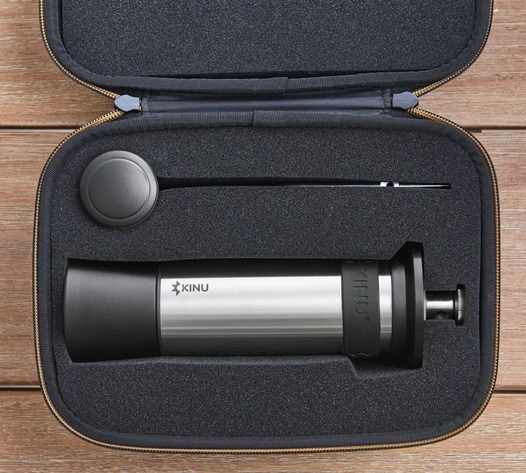 Moulin à Café Manuel KINU M47 Phoenix + Valise De Transport 4 Moulin à Café Manuel KINU M47 Phoenix + Valise De Transport – Image 2