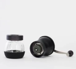 Moulin à Café Manuel HARIO Skerton Plus -Magasin De Machines À Café skerton plus4