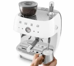 Machine Expresso SMEG EGF03WHEU Blanche Années 50 Avec Moulin Intégré -Magasin De Machines À Café smeg egf03 blanche 3